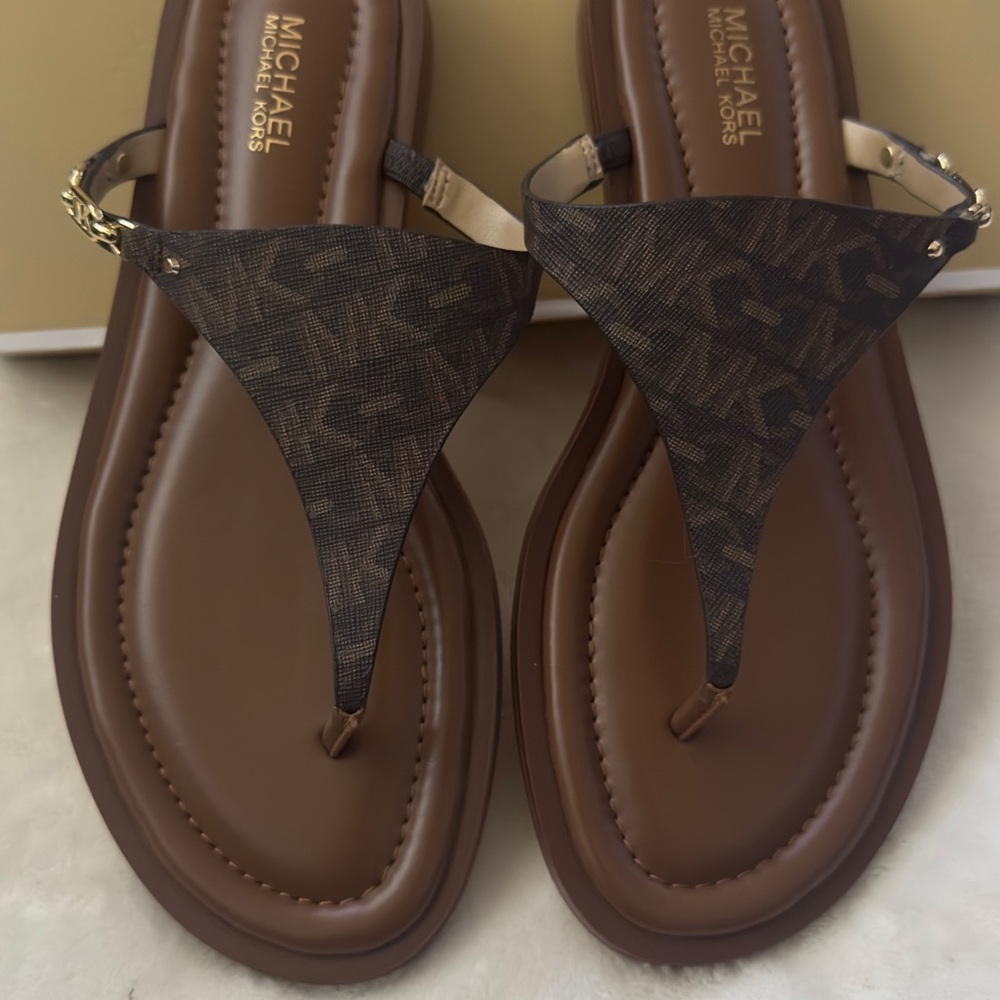 Michael Kors THONG DANIELLA FLAT size 7.5 - Picture 2 of 6